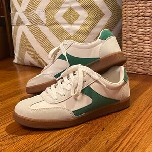 No Boundaries Green and White Athletic Shoes